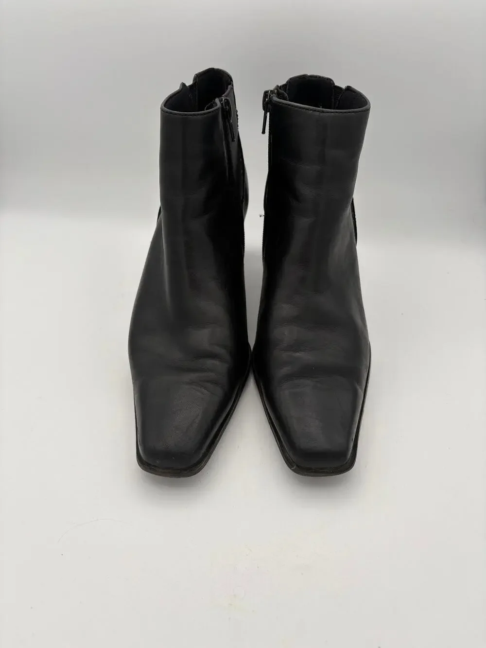 Women’s White Mountain Size 8 Black Leather Ankle Boots